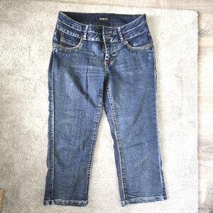 5/$25 (#3)Suko s6 Capri jeans